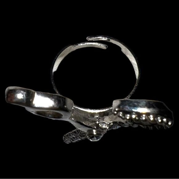 Cute little scissors ring. Nothing expensive, just cute! - Picture 5 of 5